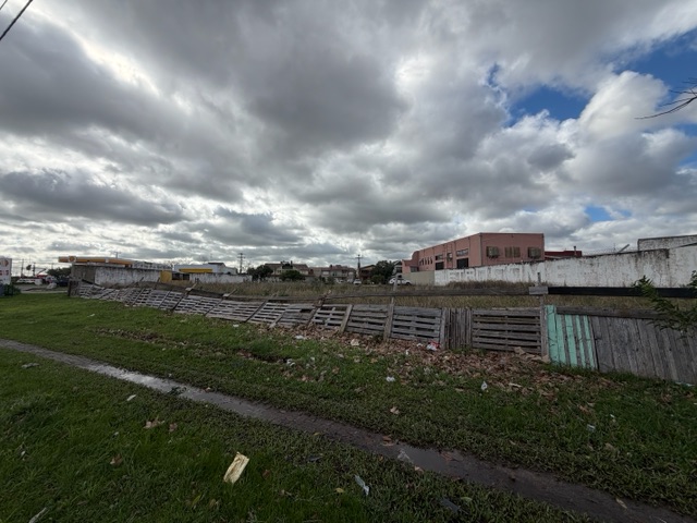 Terreno com 1771m², à venda, no bairro Areal em Pelotas