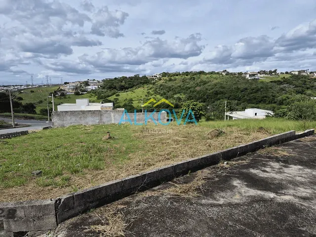 Terreno com 377m², à venda, no bairro Estrada do Pedregulho em São José dos Campos