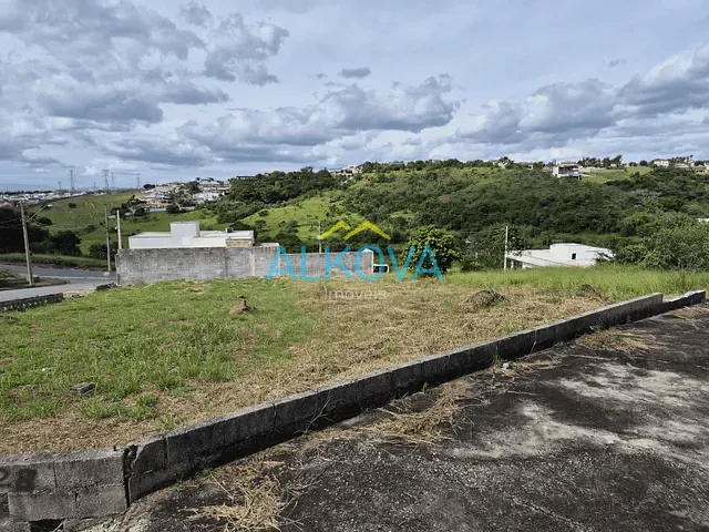Terreno com 377m², à venda, no bairro Estrada do Pedregulho em São José dos Campos