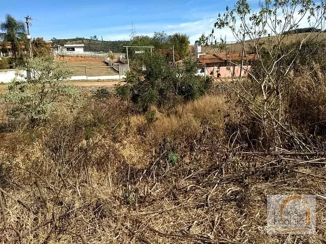 Terreno com 512m², à venda, no bairro Vitória Régia em Atibaia