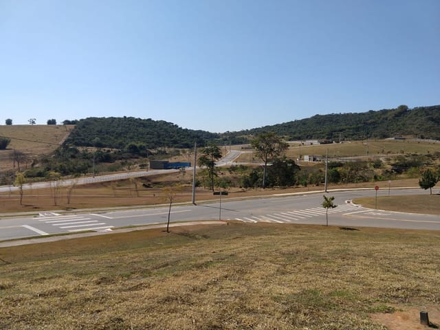 Terreno com 450m², à venda, no bairro Jardim Marlene Miranda em Taubaté