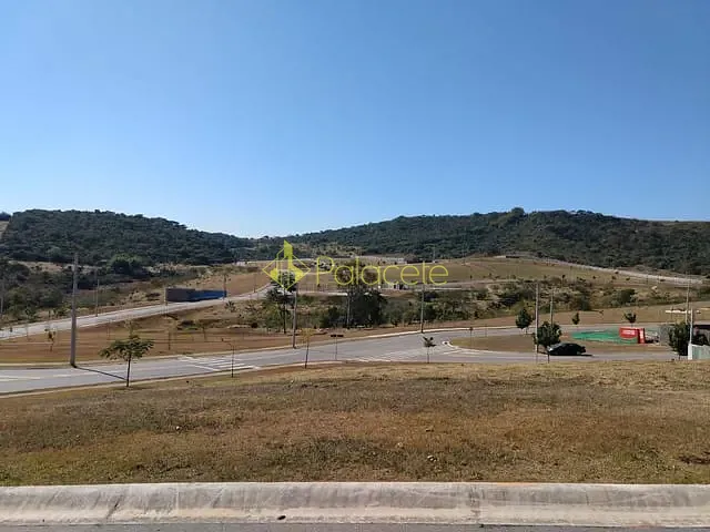 Terreno com 450m², à venda, no bairro Jardim Marlene Miranda em Taubaté