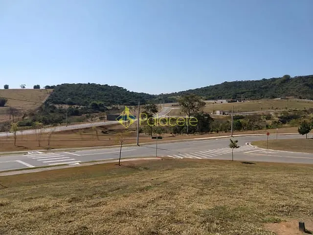 Terreno com 450m², à venda, no bairro Jardim Marlene Miranda em Taubaté