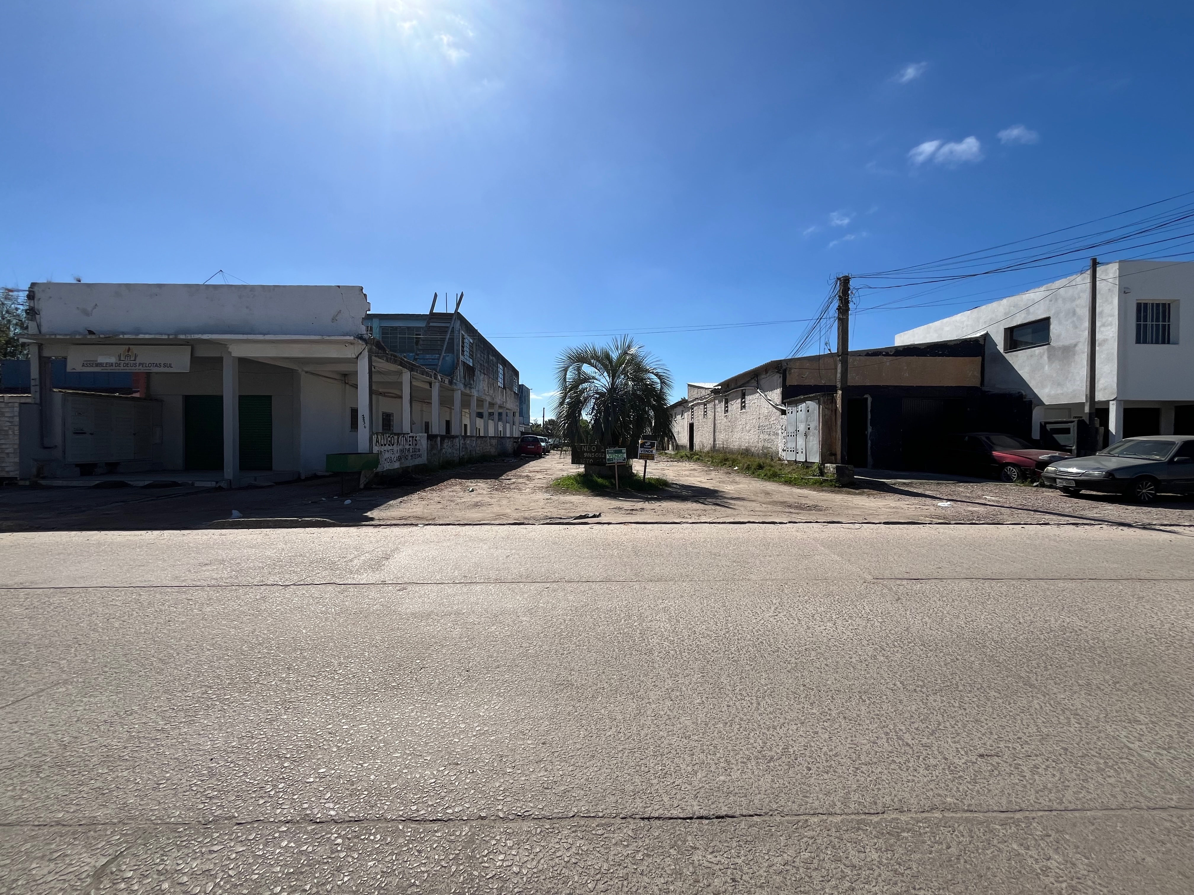 Terreno à venda no Fragata, Pelotas - 4.675 m² (21x220m) e a poucos metros da Avenida Theodoro Muller.