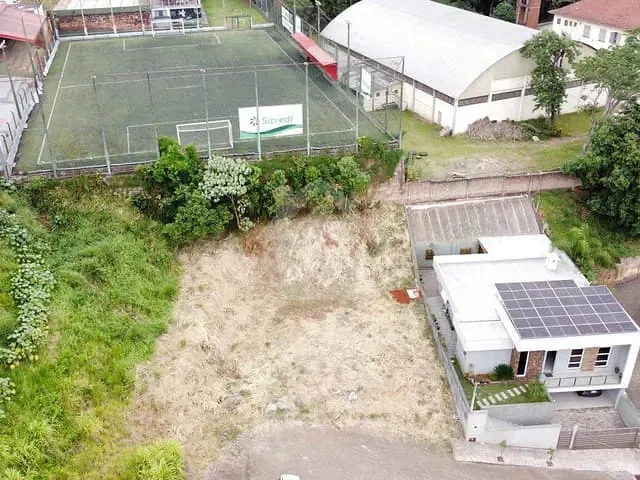 Terreno com 433m², à venda, no bairro Cristo Rei em Estrela