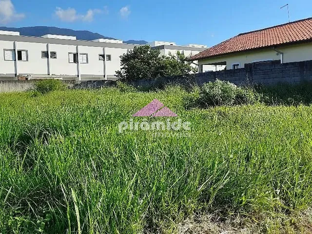 Terreno com 527m², à venda, no bairro Parque Balneário Maria Helena em Caraguatatuba
