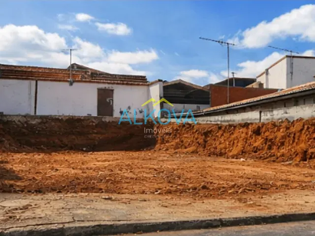 Terreno com 250m², à venda, no bairro Jardim Portugal em São José dos Campos
