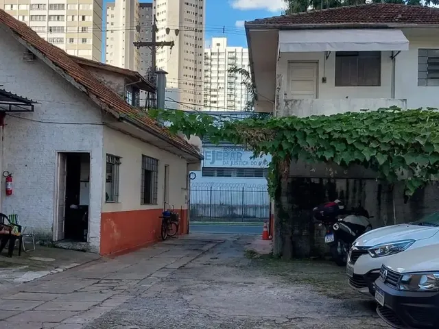 Terreno com 588m², à venda, no bairro Centro em Curitiba