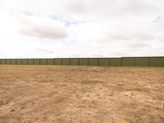 Terreno com 297m², à venda, no bairro Laranjal em Pelotas