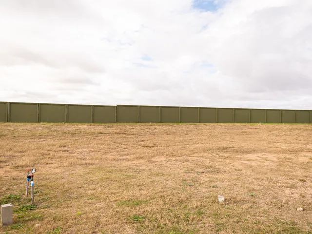Terreno com 297m², à venda, no bairro Laranjal em Pelotas