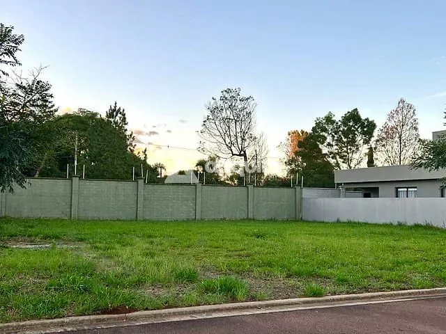 Terreno com 300m², à venda, no bairro Jardim Carvalho em Ponta Grossa
