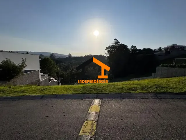 Terreno com 800m², à venda, no bairro Condomínio Ville de France em Itatiba