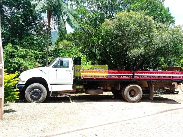Terreno com 1321m², à venda, no bairro Santa Clara em Jundiaí