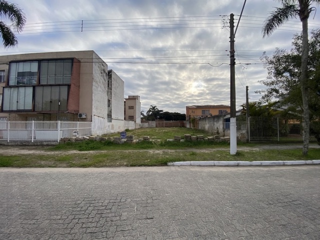 Terreno com 600m², à venda, no bairro Laranjal em Pelotas