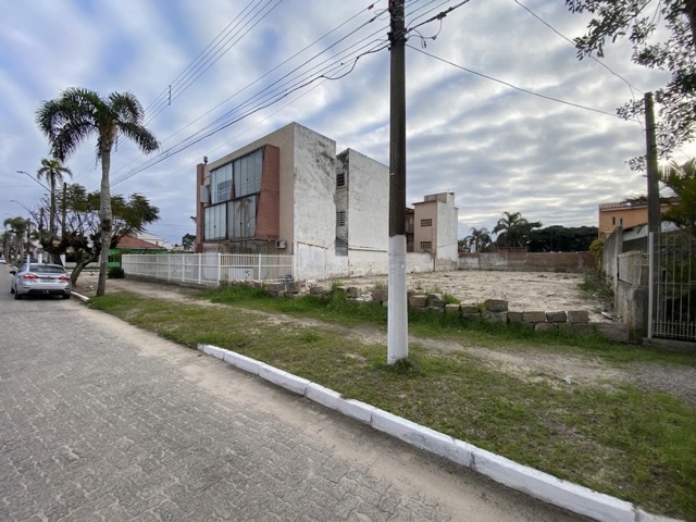 Terreno com 600m², à venda, no bairro Laranjal em Pelotas