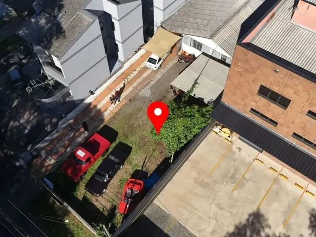 Terreno à venda, no bairro Parolin em Curitiba
