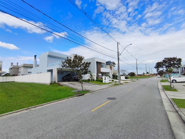 Terreno com 400m², à venda, no bairro Laranjal em Pelotas