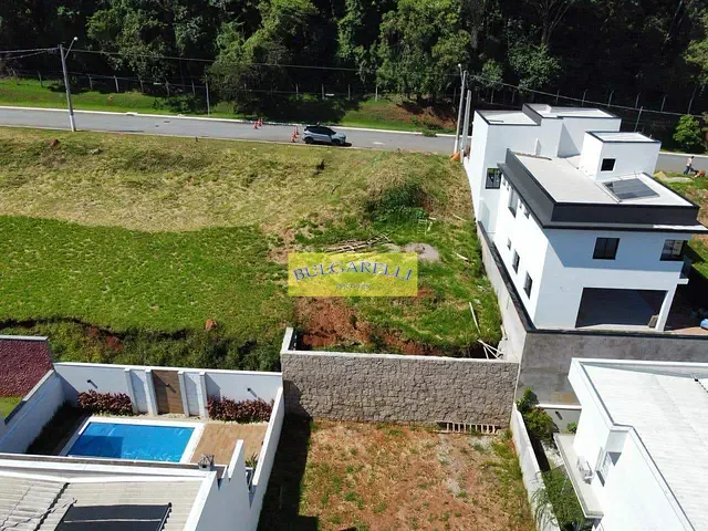 Terreno com 300m², à venda, no bairro Jardim Gramadão I em Jundiaí