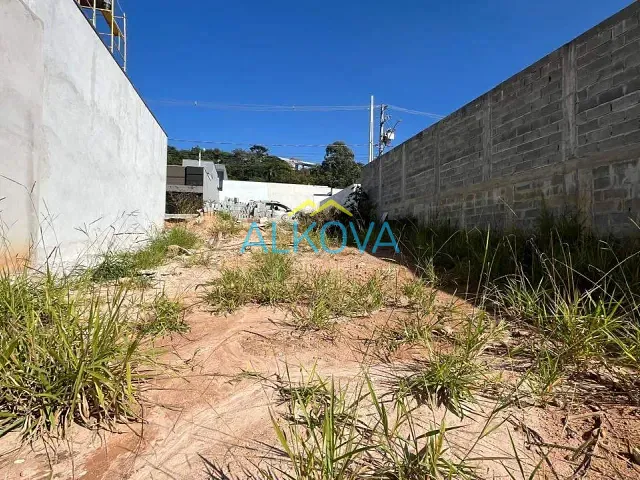 Terreno com 270m², à venda, no bairro Portal dos Passaros em São José dos Campos