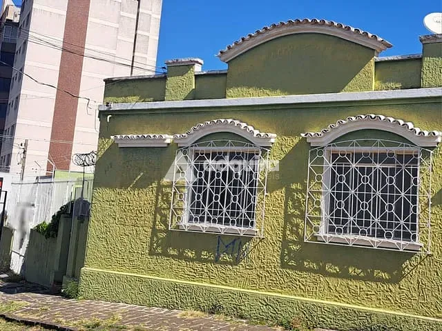 Terreno com 229m², à venda, no bairro Centro em Ponta Grossa