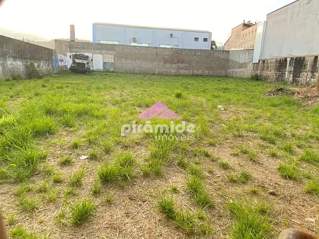 Terreno com 920m², à venda, no bairro Centro em Caraguatatuba