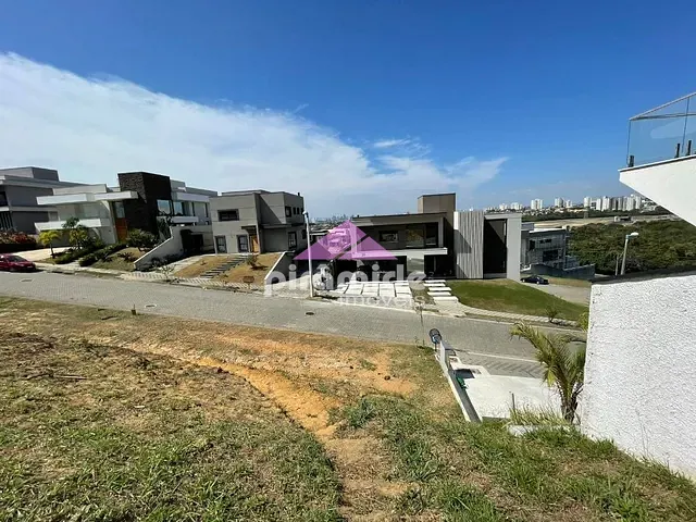 Terreno com 900m², à venda, no bairro Urbanova em São José dos Campos