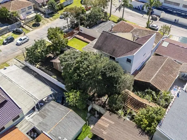 Terreno à venda, no bairro Novo Mundo em Curitiba