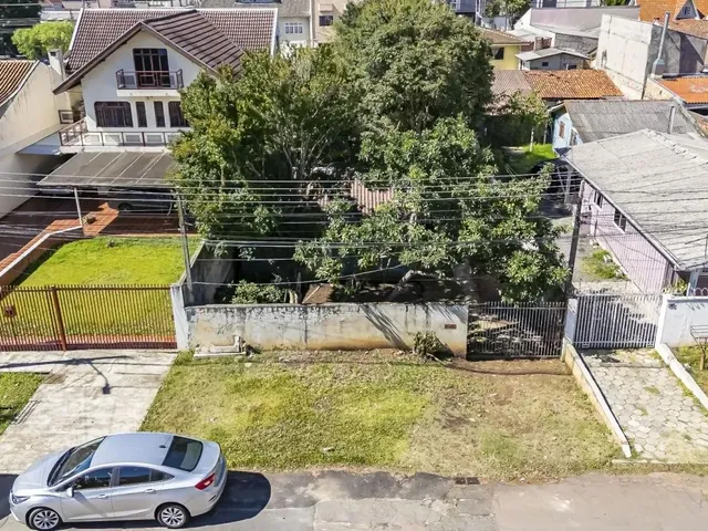 Terreno à venda, no bairro Novo Mundo em Curitiba