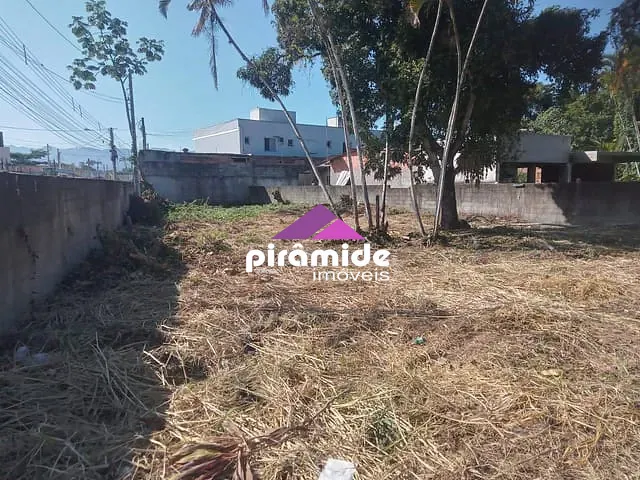 Terreno com 946m², à venda, no bairro Praia das Palmeiras em Caraguatatuba
