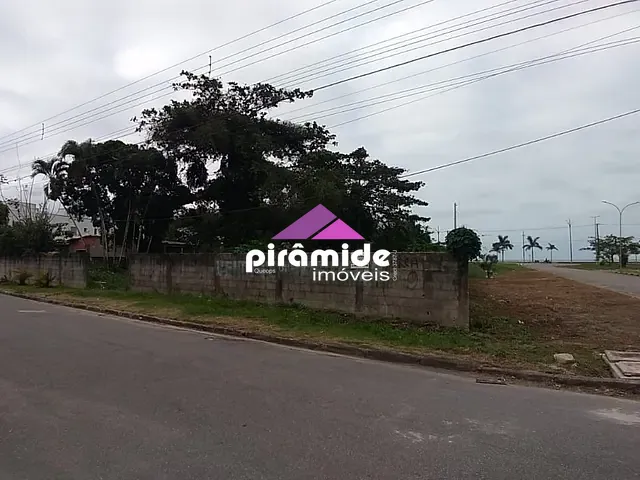 Terreno com 946m², à venda, no bairro Praia das Palmeiras em Caraguatatuba