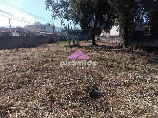 Terreno com 946m², à venda, no bairro Praia das Palmeiras em Caraguatatuba