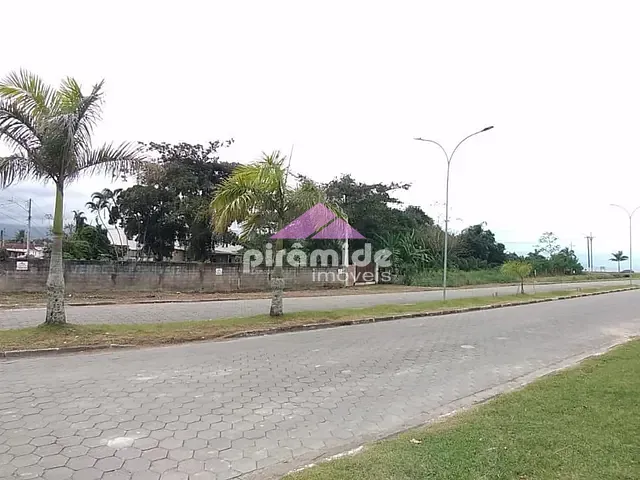 Terreno com 946m², à venda, no bairro Praia das Palmeiras em Caraguatatuba
