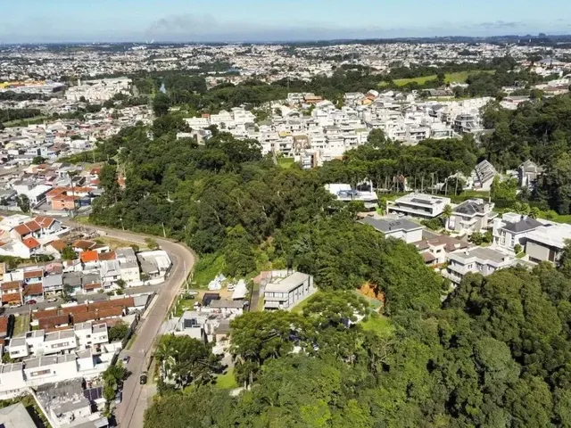 Terreno à venda, no bairro Campo Comprido em Curitiba