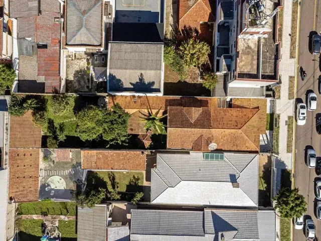 Terreno à venda, no bairro Santa Quitéria em Curitiba