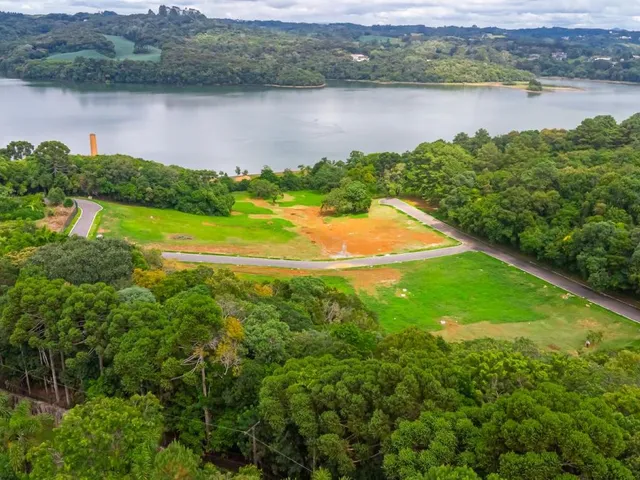 Terreno com 705m², à venda, no bairro Campo Comprido  /   Augusta em Curitiba