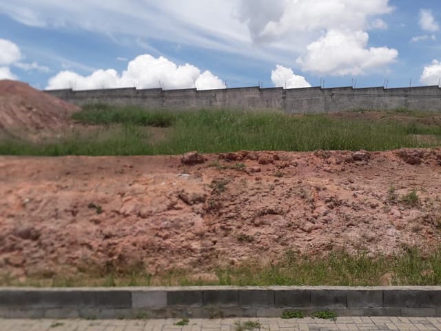 Terreno com 450m², à venda, no bairro Condomínio Residencial Jaguary em São José dos Campos