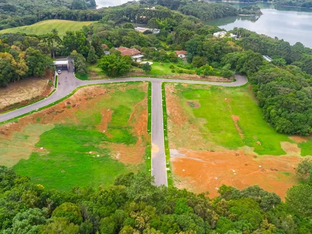 Terreno à venda, no bairro Campo Comprido/ Augusta em Curitiba