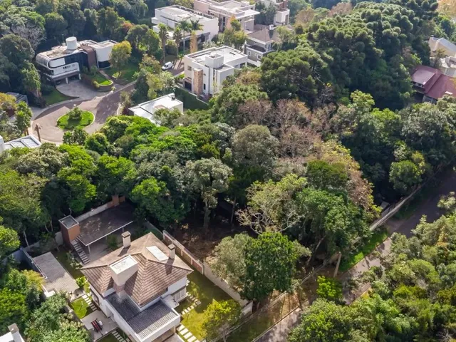 Terreno à venda, no bairro Campo Comprido em Curitiba
