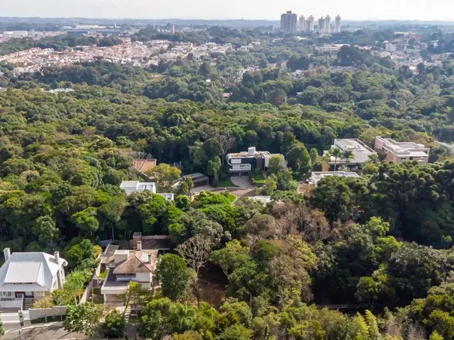 Terreno à venda, no bairro Campo Comprido em Curitiba