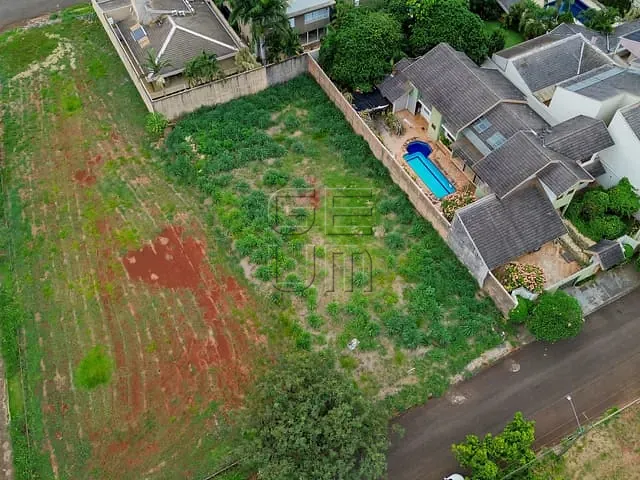 Terreno com 979m², à venda, no bairro Jardim Itatiaia 1 em Londrina