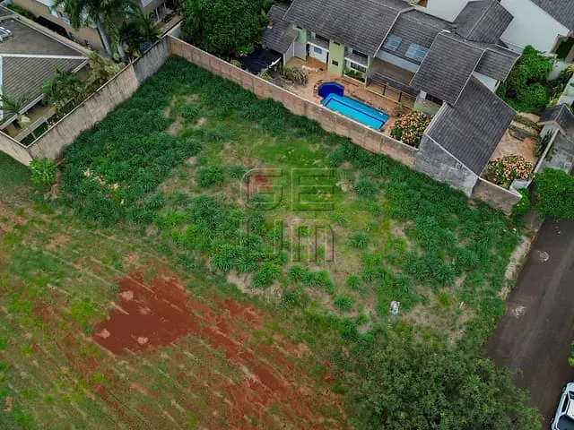 Terreno com 979m², à venda, no bairro Jardim Itatiaia 1 em Londrina