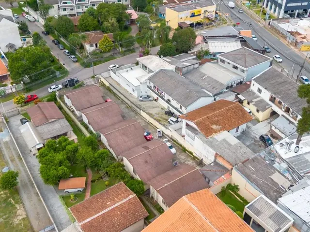 Terreno com 894m², à venda, no bairro Campo Comprido em Curitiba