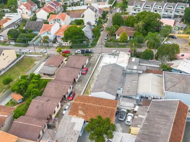 Terreno com 894m², à venda, no bairro Campo Comprido em Curitiba