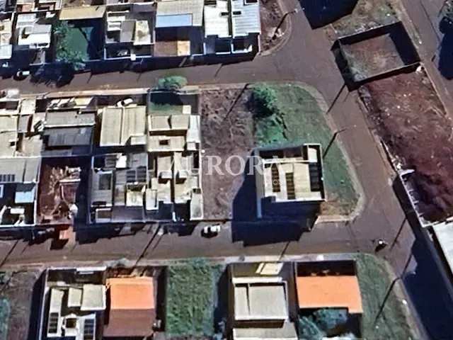 Terreno com 250m², à venda, no bairro Conjunto Habitacional Maria C Serrano de Oliveira em Londrina