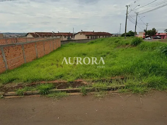 Terreno com 277m², à venda, no bairro Conjunto Habitacional Maria C Serrano de Oliveira em Londrina