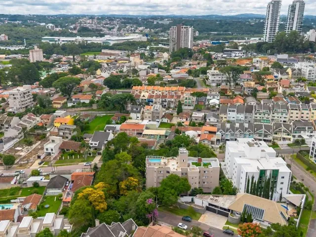 Terreno com 1085m², à venda, no bairro Campina do Siqueira em Curitiba