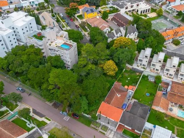 Terreno com 1085m², à venda, no bairro Campina do Siqueira em Curitiba