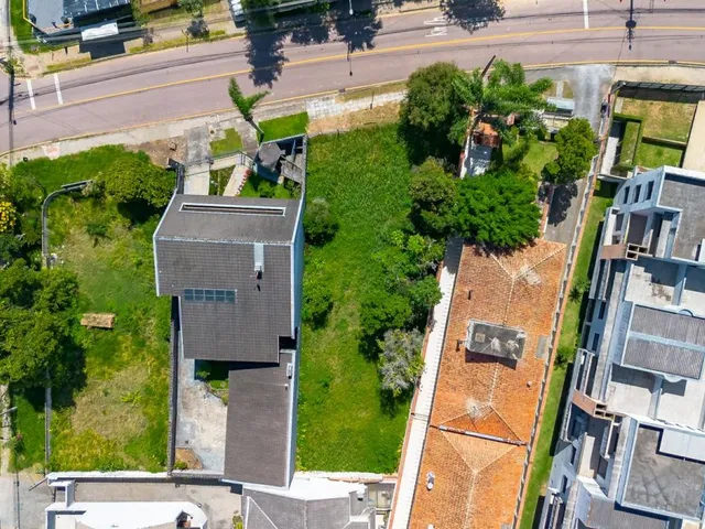 Terreno com 601m², à venda, no bairro Seminário em Curitiba