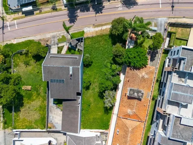 Terreno com 601m², à venda, no bairro Seminário em Curitiba