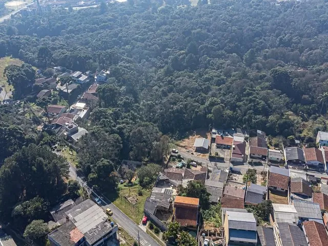 Terreno à venda, no bairro Santa Cândida em Curitiba